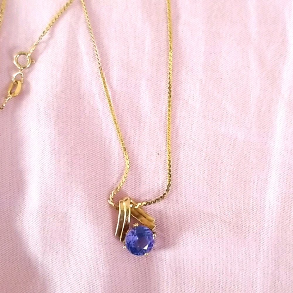 Authentic 2ct tanzanite stone 14k yellow gold
